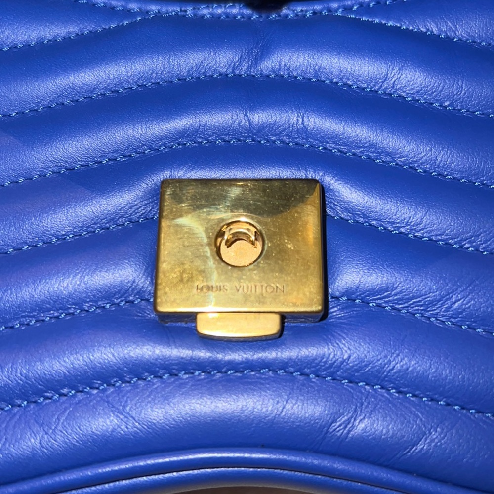 Louis Vuitton Wave Purse💙 - Picture 11 of 12
